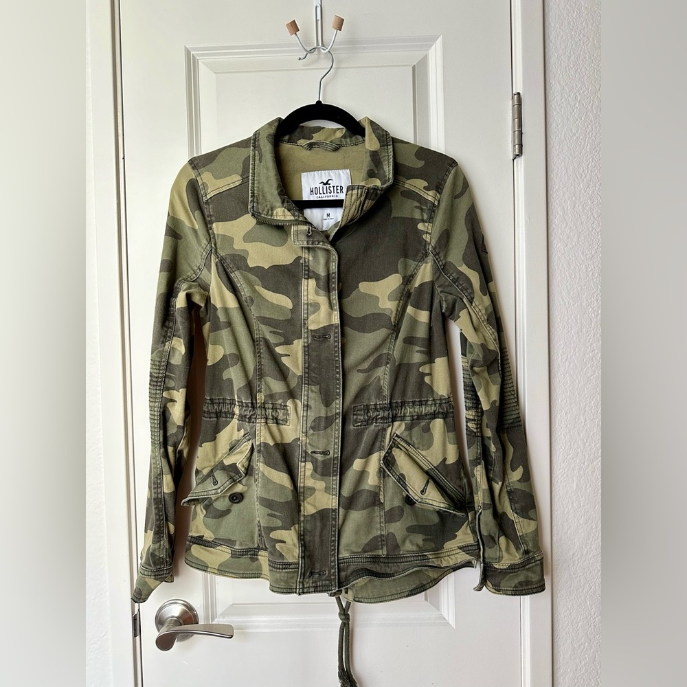 Hollister camouflage utility jacket